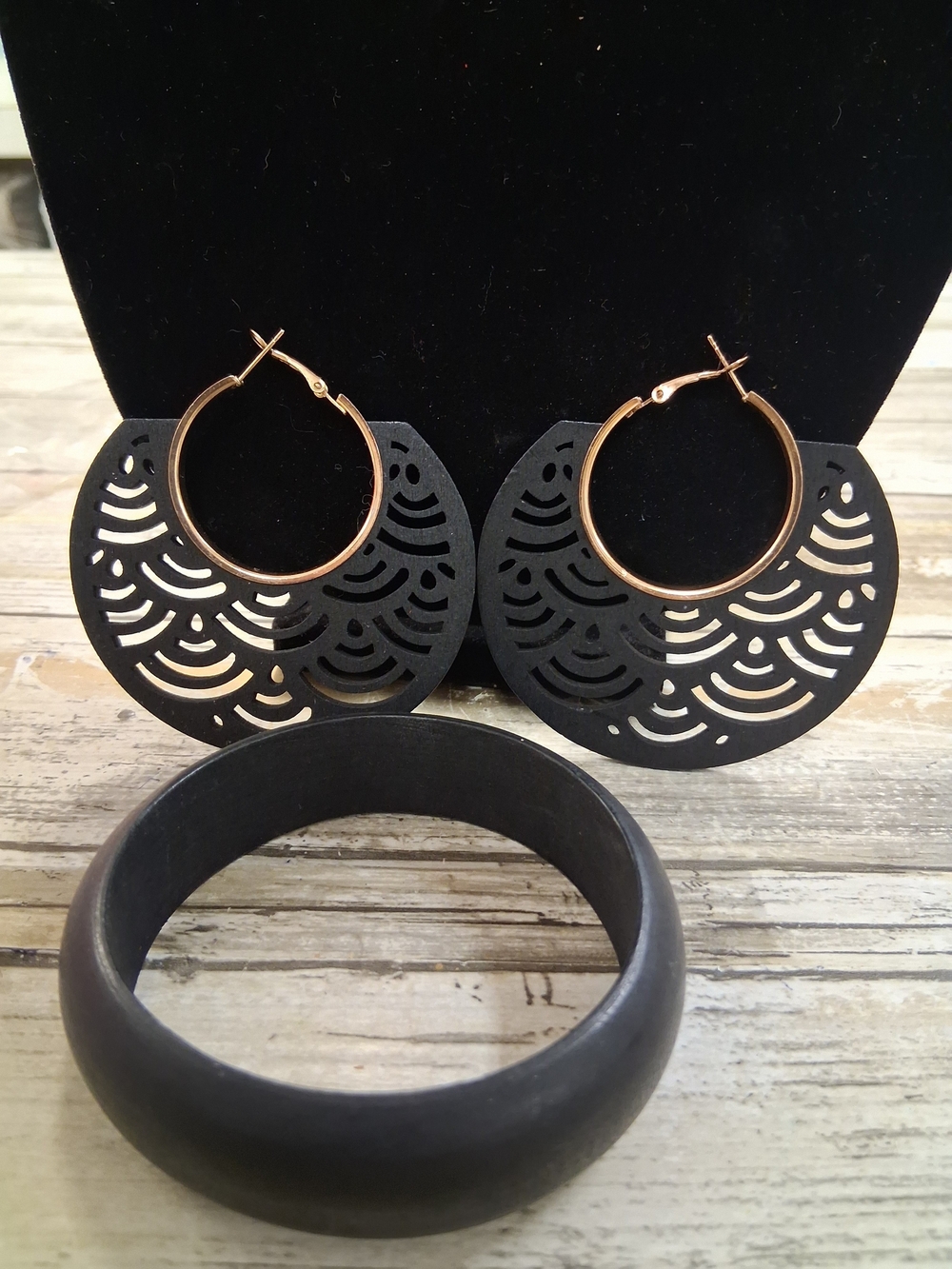& Other Stories Black Cutout Dangle Earrings with Rose Gold Hoops